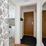 SleepWithUs Tamka Apartament